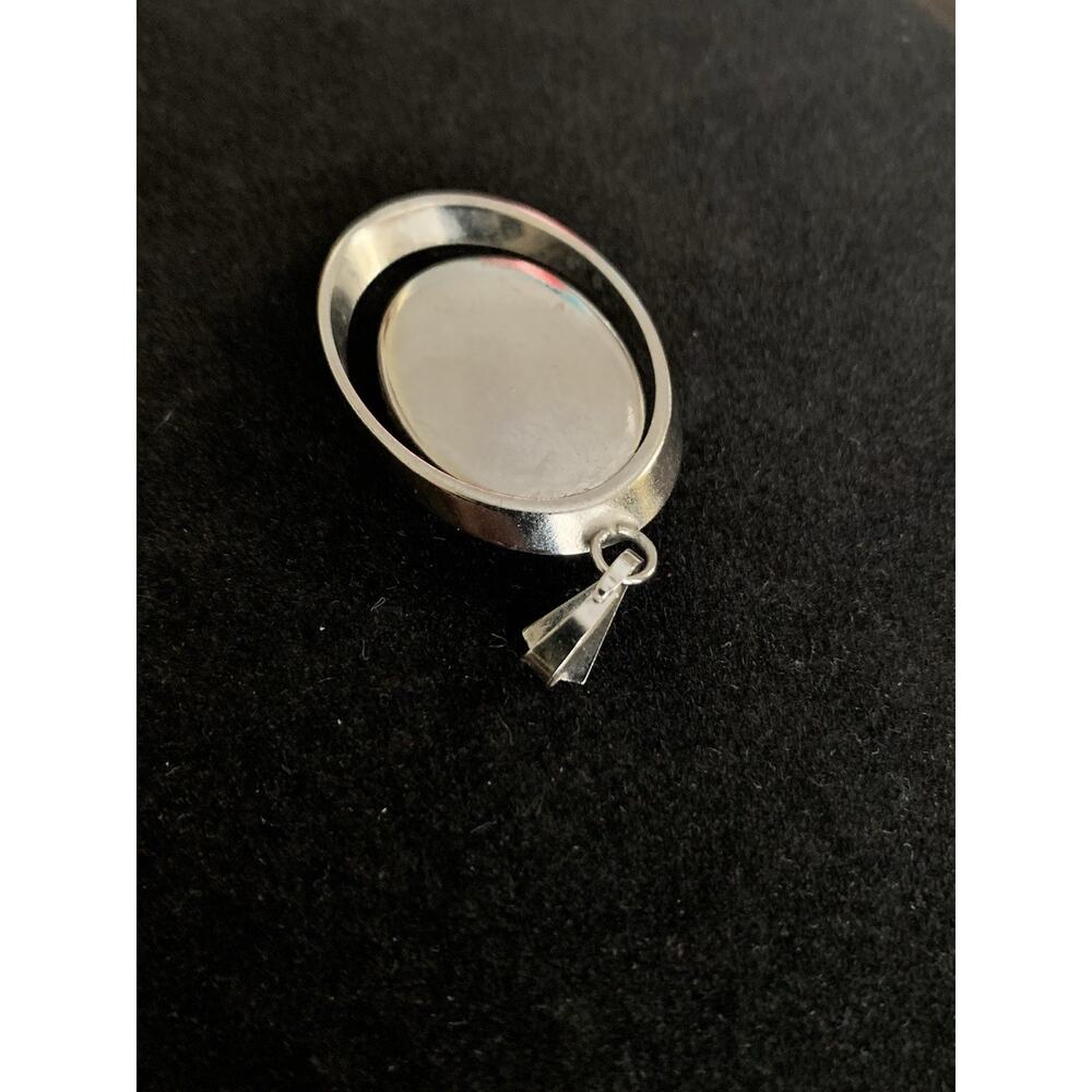 Vintage Silver Tone Cameo Pendant White Oval Elegant - Picture 8 of 9